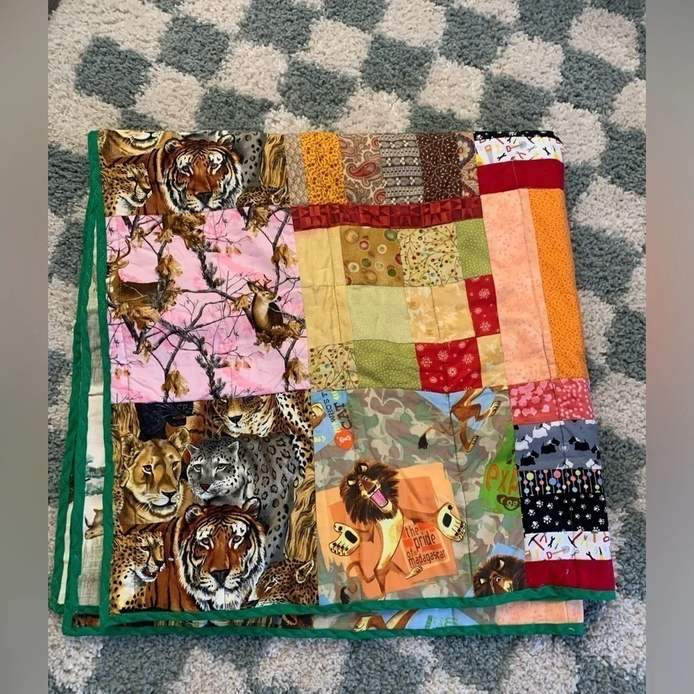 RARE Handmade Patchwork Pattern Quilt Multi Color Safari Animals Madagascar S M